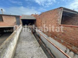  (unifamiliar adossada), 202 m², Calle Urgell, 22