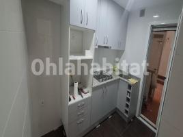 Pis, 58 m², près de bus et de train, Calle Mina