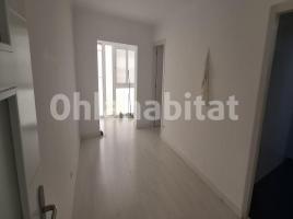 Pis, 58 m², près de bus et de train, Calle Mina