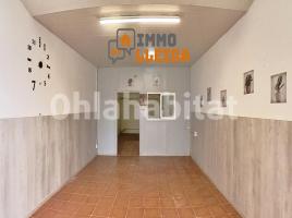 For rent business premises, 61 m², near bus and train, almost new, Calle del Pare Sanahüja, 24