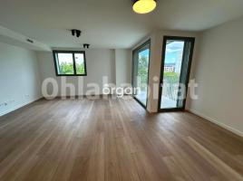 Alquiler piso, 90 m², seminuevo, Zona