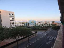 Louer pis, 95 m², près de bus et de train, Paseo Marítim Rafael Casanova