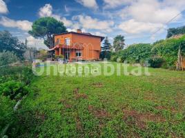 Casa (unifamiliar adosada), 371 m², Zona