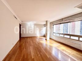 For rent flat, 124 m², near bus and train, Calle de Tavern, 3