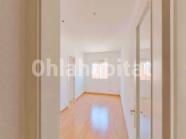 Attic, 50 m², near bus and train, Calle de la Maladeta, 15