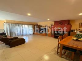  (unifamiliar adossada), 262 m², presque neuf