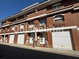 Casa (unifamiliar adossada), 193 m², Zona