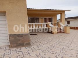 Pis, 100 m², près de bus et de train