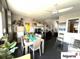 Dúplex, 111 m², cerca de bus y tren