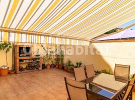 Casa (unifamiliar adosada), 294 m², seminuevo, Zona