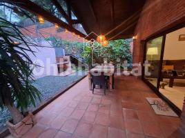 Casa (unifamiliar aislada), 292 m², seminuevo, Zona