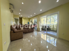  (unifamiliar adossada), 130 m², Calle d'Olot