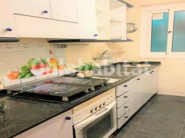 Pis, 75 m², près de bus et de train