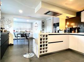 (unifamiliar adossada), 150 m², Zona