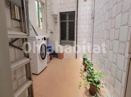 Pis, 63 m², prop de bus i tren, Calle del Treball