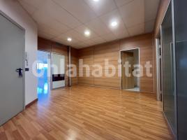 For rent office, 125 m², Calle de Salt