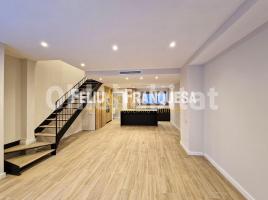 Casa (unifamiliar adossada), 127 m², prop de bus i tren, seminou