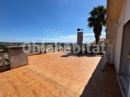 Casa (unifamiliar adosada), 366 m², Zona