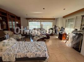 Casa (unifamiliar adosada), 366 m², Zona