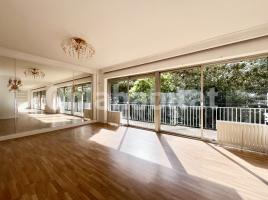 Piso, 230 m², cerca bus y metro