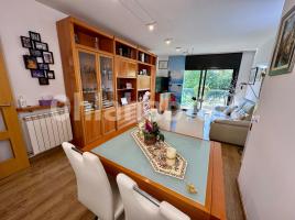 Piso, 193 m², cerca de bus y tren