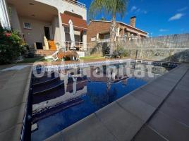 Houses (villa / tower), 214 m²