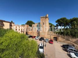 Houses (villa / tower), 177 m², near bus and train, Calle Pau Segú