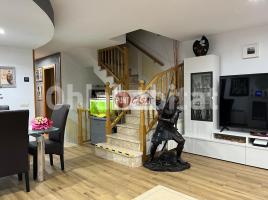 Casa (unifamiliar adosada), 218 m², seminuevo, Calle JULIA CARBONELL