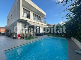 Casa (unifamiliar adosada), 237 m², seminuevo, Zona