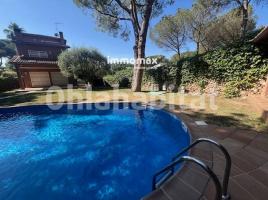 Casa (unifamiliar adosada), 318 m², Zona