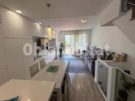 Houses (terraced house), 221 m², almost new, Zona