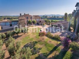 Casa (masia), 7032 m², Zona