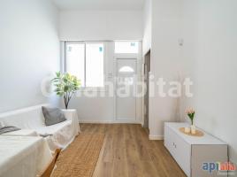 Flat, 51 m², near bus and train