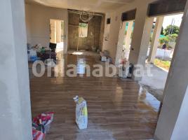 Casa (unifamiliar aïllada), 190 m², prop de bus i tren, seminou