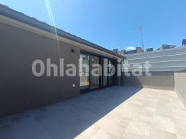 Dúplex, 94 m², près de bus et de train, presque neuf