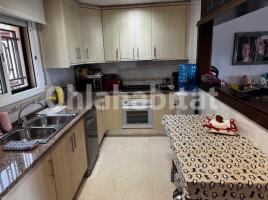 Houses (villa / tower), 250 m², almost new