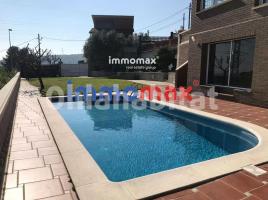 Casa (unifamiliar adosada), 242 m², Zona