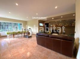 Casa (unifamiliar adossada), 257 m², Zona
