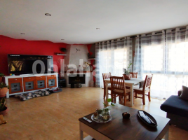 Houses (terraced house), 205 m², almost new