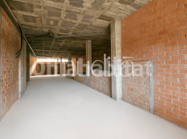 Local comercial, 329 m², seminou