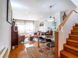 Dúplex, 118 m², près de bus et de train, presque neuf