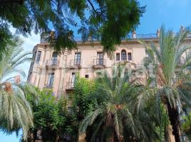 Pis, 210 m², prop de bus i tren