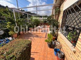 Casa (unifamiliar adossada), 236 m², Zona