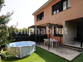  (unifamiliar adossada), 230 m², près de bus et de train, presque neuf