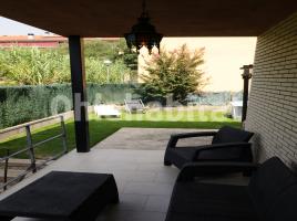  (unifamiliar adossada), 230 m², près de bus et de train, presque neuf