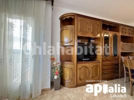 Flat, 100 m², near bus and train