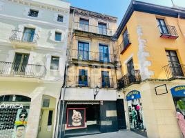 Propiedad vertical, 363 m², Calle Besalú, 11