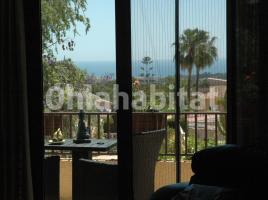 Houses (villa / tower), 400 m², Calle Viena