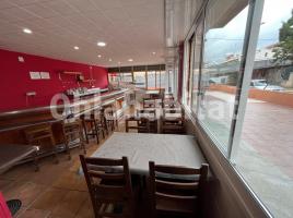 Local comercial, 285 m², prop de bus i tren