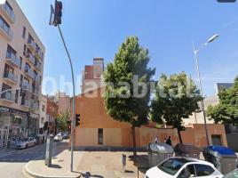 Urban, 300 m², Calle de Francesc Macià i Llussà, 118